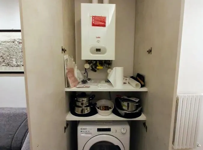 דירה 7 Quadri - Piazza Aldrovandi- בולוניה