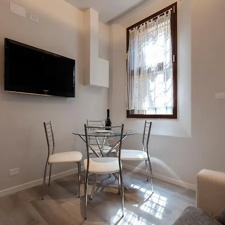 7 Quadri - Piazza Aldrovandi-