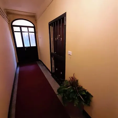 Apartment 7 Quadri - Piazza Aldrovandi- *