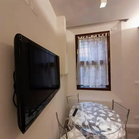 7 Quadri - Piazza Aldrovandi- Bologna