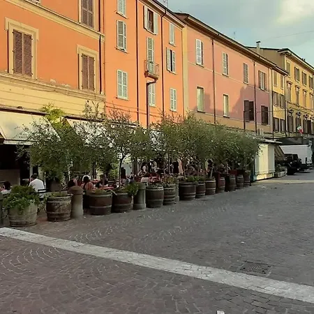 7 Quadri - Piazza Aldrovandi- Apartment *