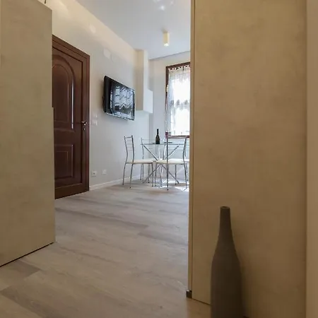 7 Quadri - Piazza Aldrovandi- Apartmán *