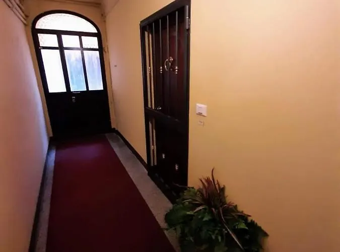 شقة 7 Quadri - Piazza Aldrovandi- *