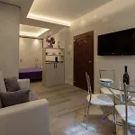 7 Quadri - Piazza Aldrovandi- * Болонья