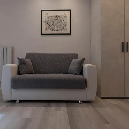 7 Quadri - Piazza Aldrovandi- Болонья